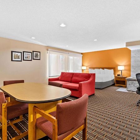 Days Inn By Wyndham Black River Falls - Access To Atv Trail Extérieur photo