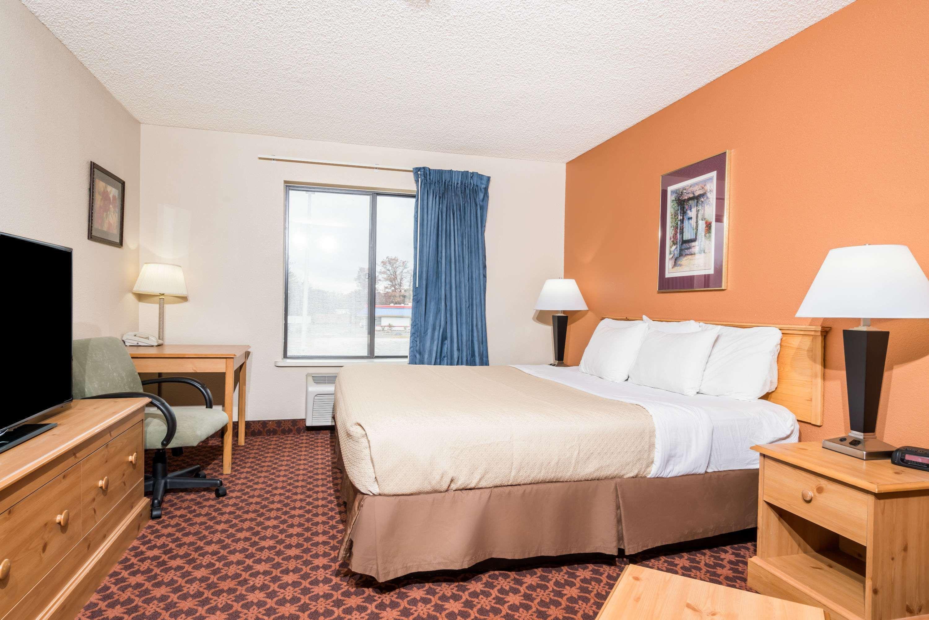 Days Inn By Wyndham Black River Falls - Access To Atv Trail Extérieur photo