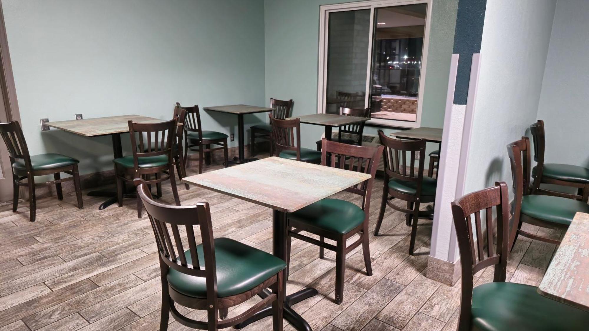 Days Inn By Wyndham Black River Falls - Access To Atv Trail Extérieur photo