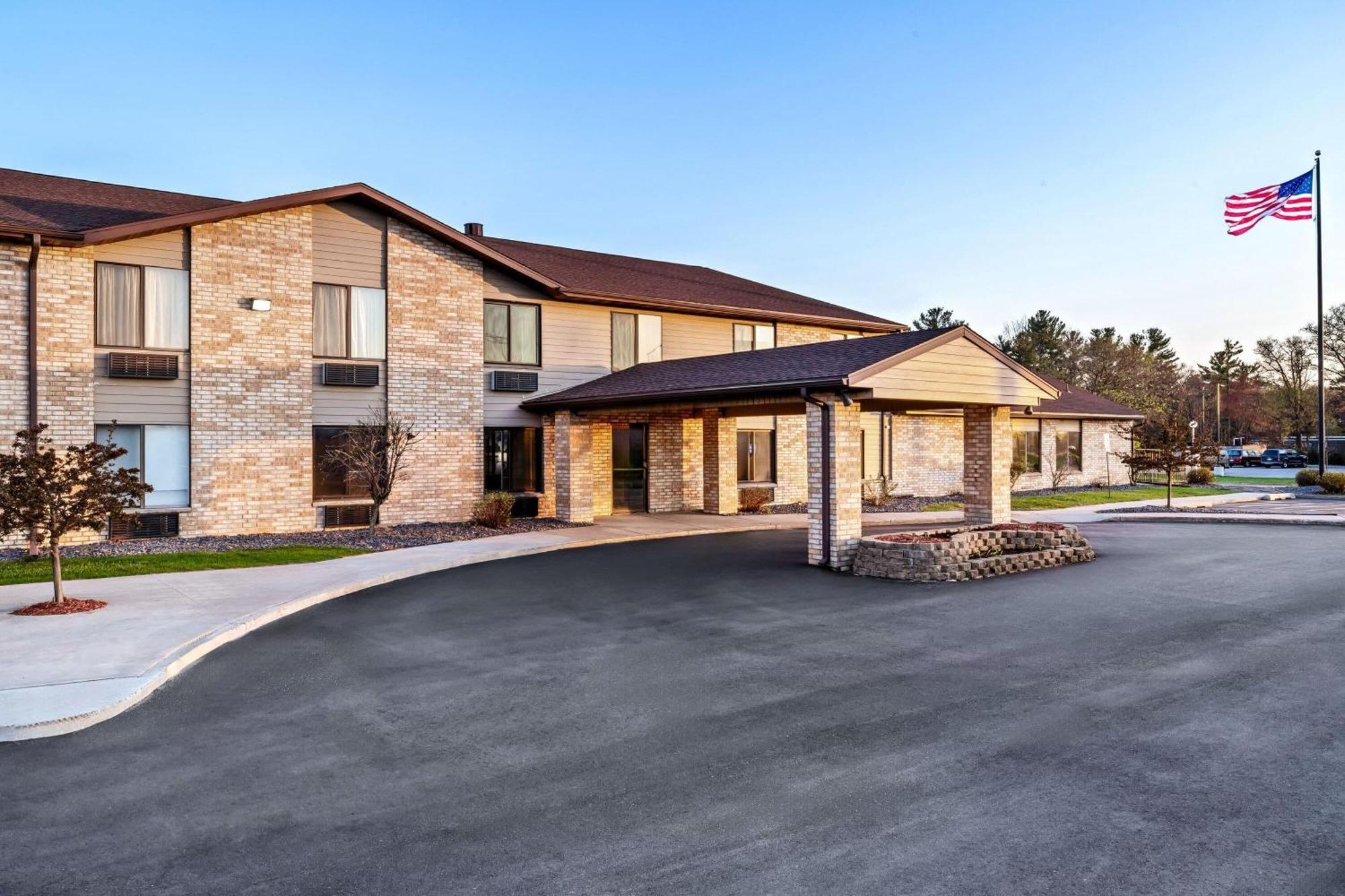 Days Inn By Wyndham Black River Falls - Access To Atv Trail Extérieur photo