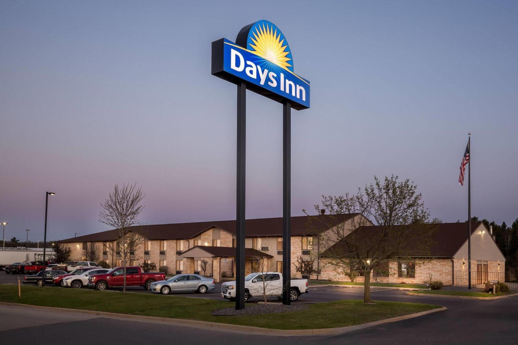 Days Inn By Wyndham Black River Falls - Access To Atv Trail Extérieur photo