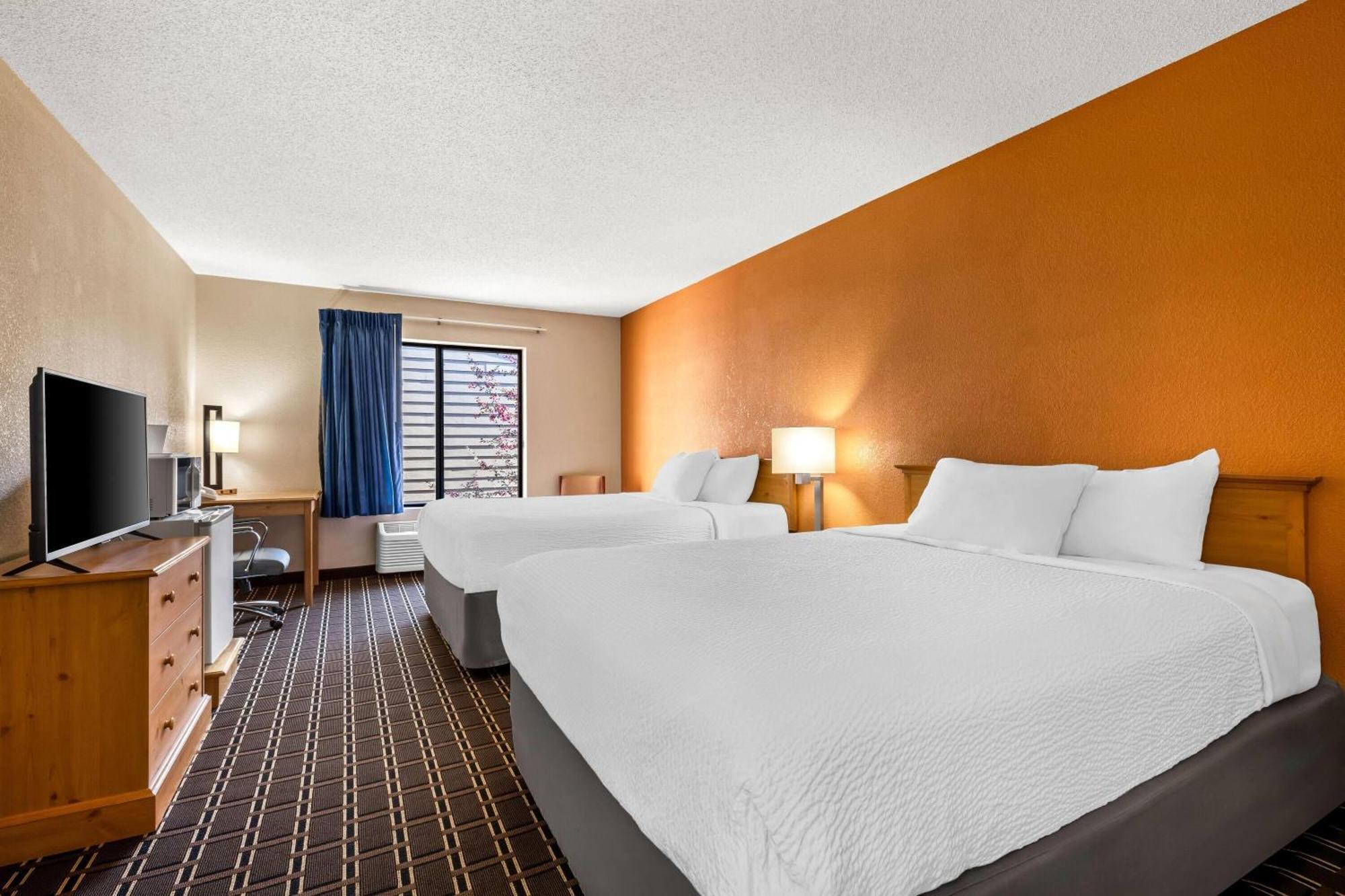 Days Inn By Wyndham Black River Falls - Access To Atv Trail Extérieur photo