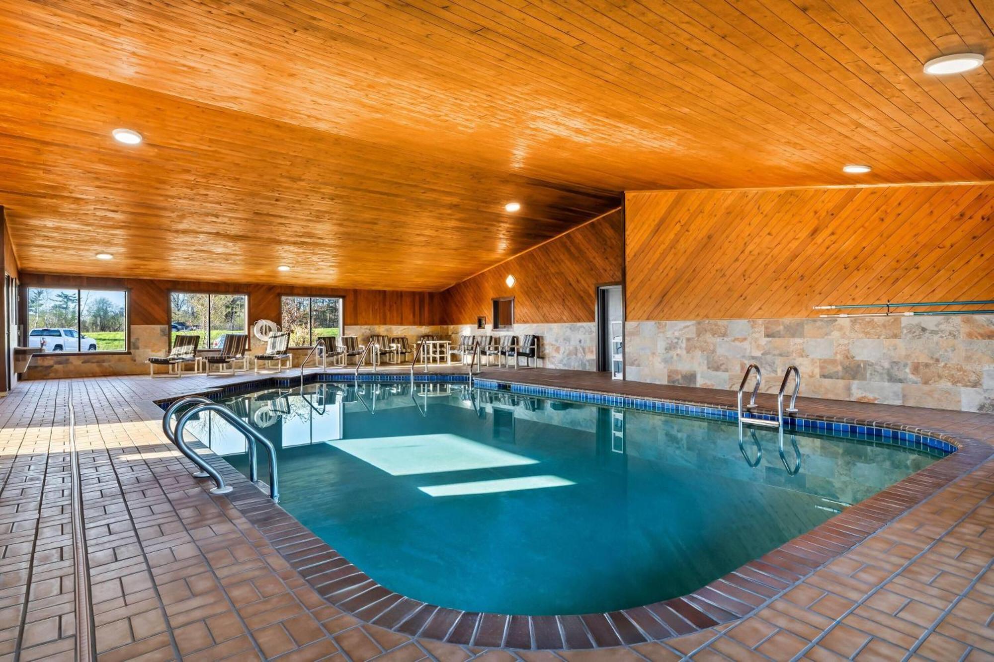 Days Inn By Wyndham Black River Falls - Access To Atv Trail Extérieur photo