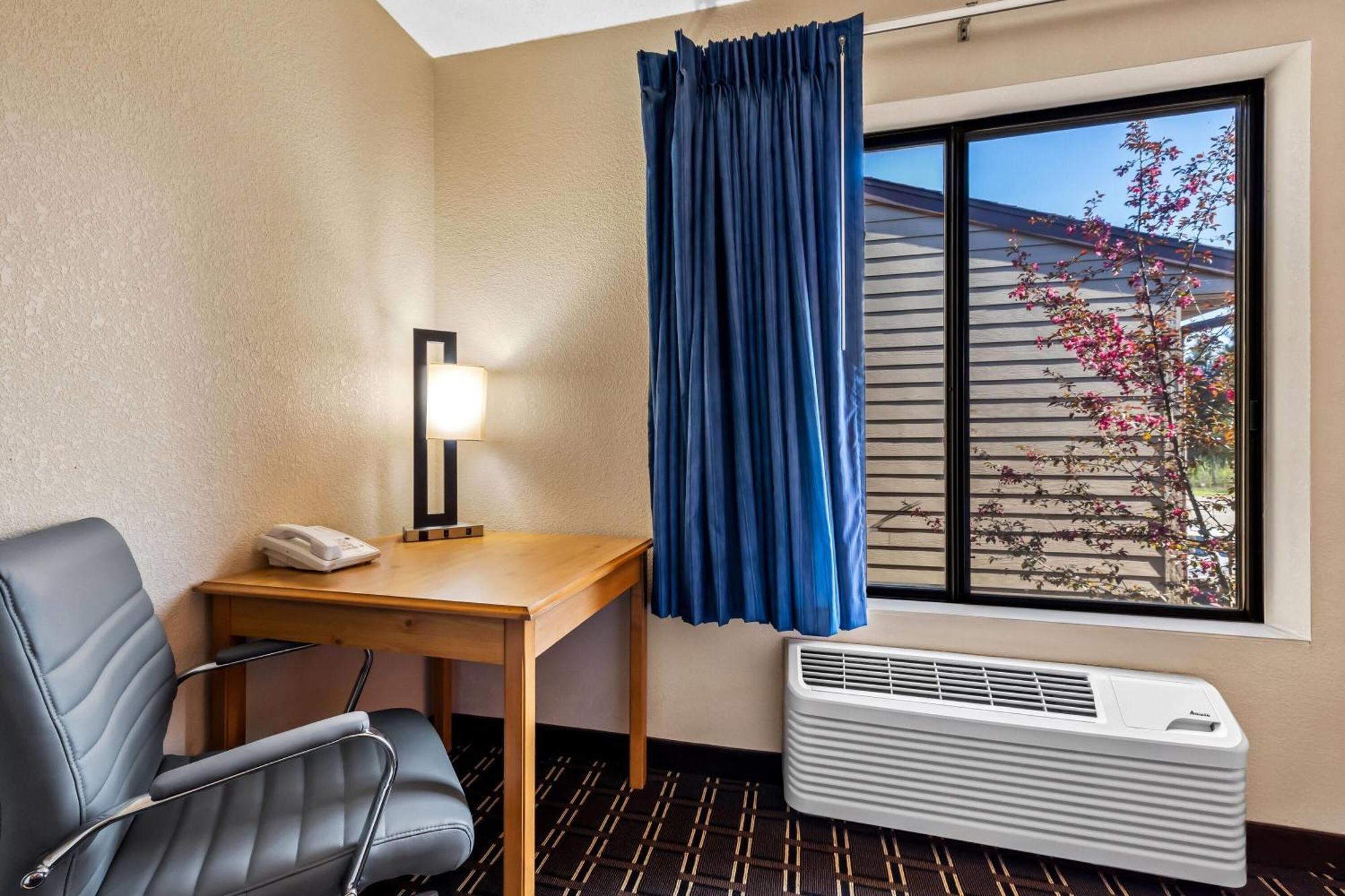 Days Inn By Wyndham Black River Falls - Access To Atv Trail Extérieur photo